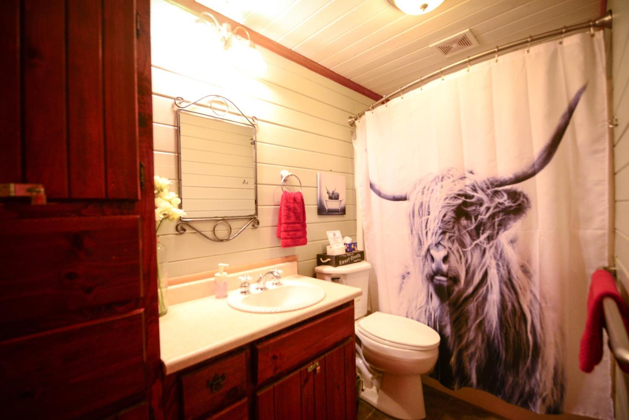 Cozy Cabin With Hottub At Cloverdale Cabins Hinckley Exterior photo